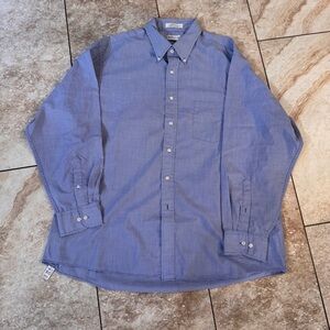 Van Heusen Cotton Poly Blend button down collar dress shirt nice checked pattern